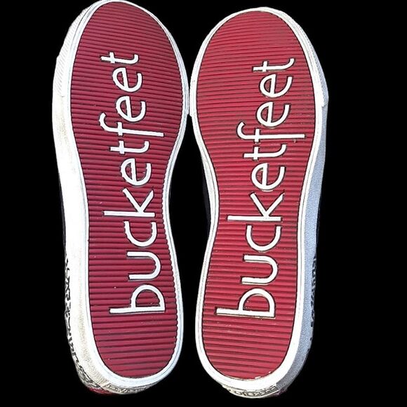 Bucketfeet Black & White Skater Style Slip On Sneakers size 10 - Picture 11 of 13